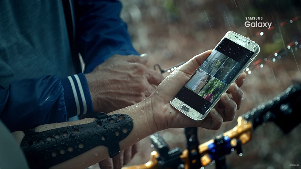Samsung Galaxy S7 features waterproofing 32