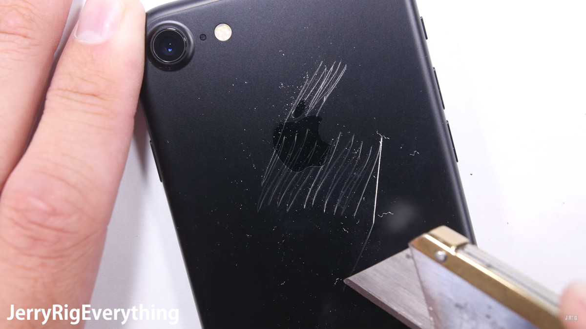 Looking forward to the iPhone 7? These guys have already destroyed it 23