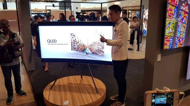 Samsung Launches New QLED TV - Comes bundled together with iflix subcription 32