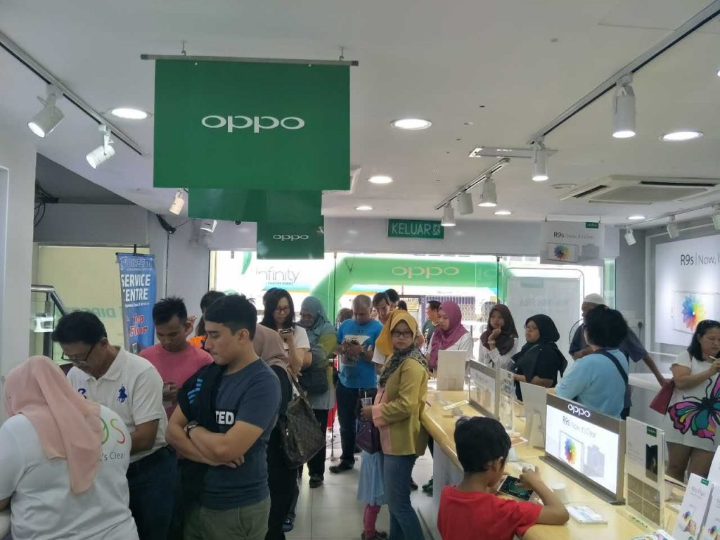 O-fans Saying Oh Yes! To the OPPO R9s Black Edition 34