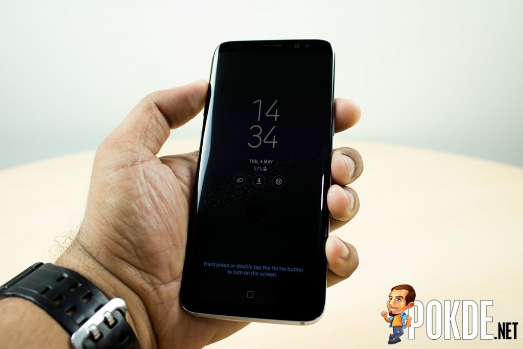 Samsung Galaxy S8 Review feat. Alcantara Cover Case 46