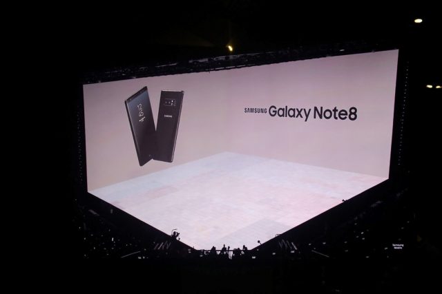 Samsung Lifts The Lid off The Samsung Galaxy Note 8 - A Note of redemption? 24