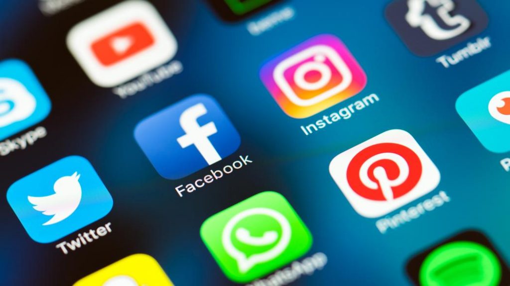 Meta Considering Ad-Free Paid Versions of Facebook and Instagram in Europe 23