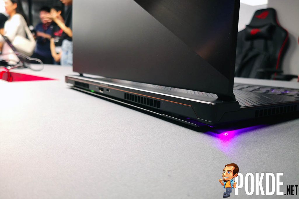 Hands on with the ROG Zephyrus S and ROG Strix SCAR II (GL704) — slim bezels are a must-have feature in gaming laptop! 24