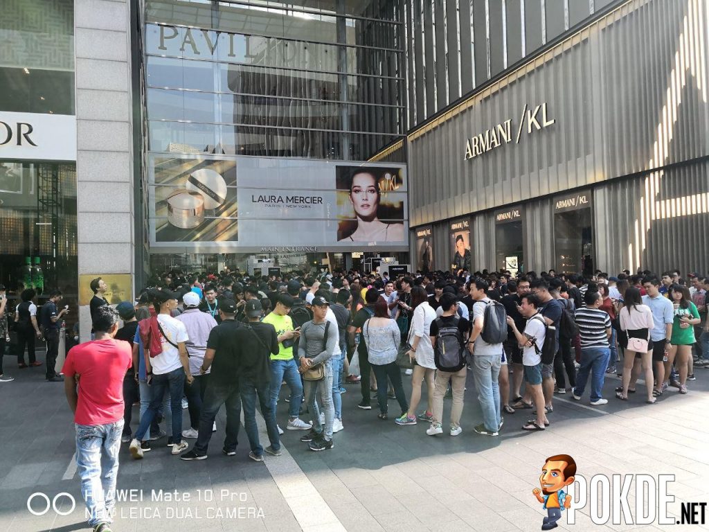 Huawei Mate 20 Series Officially Arrives In Malaysia - Massive crowds gathered for device's first day sales 32