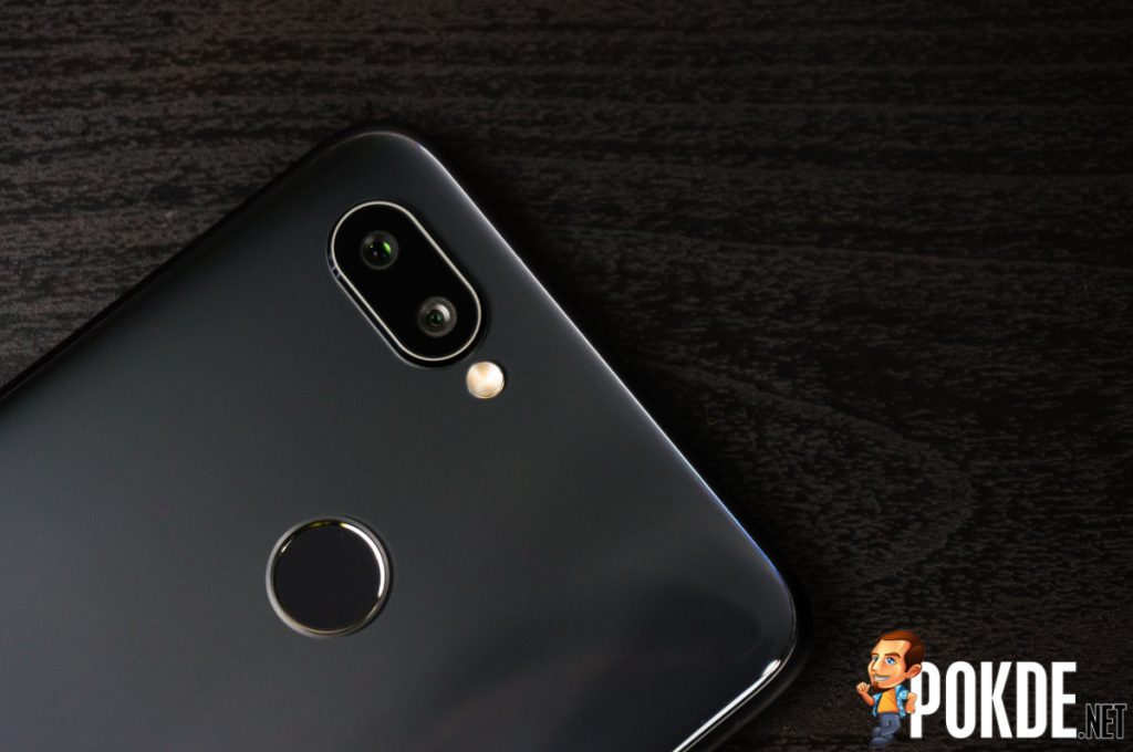 Is the Realme 2 Pro the perfect device for the youthful you? 33