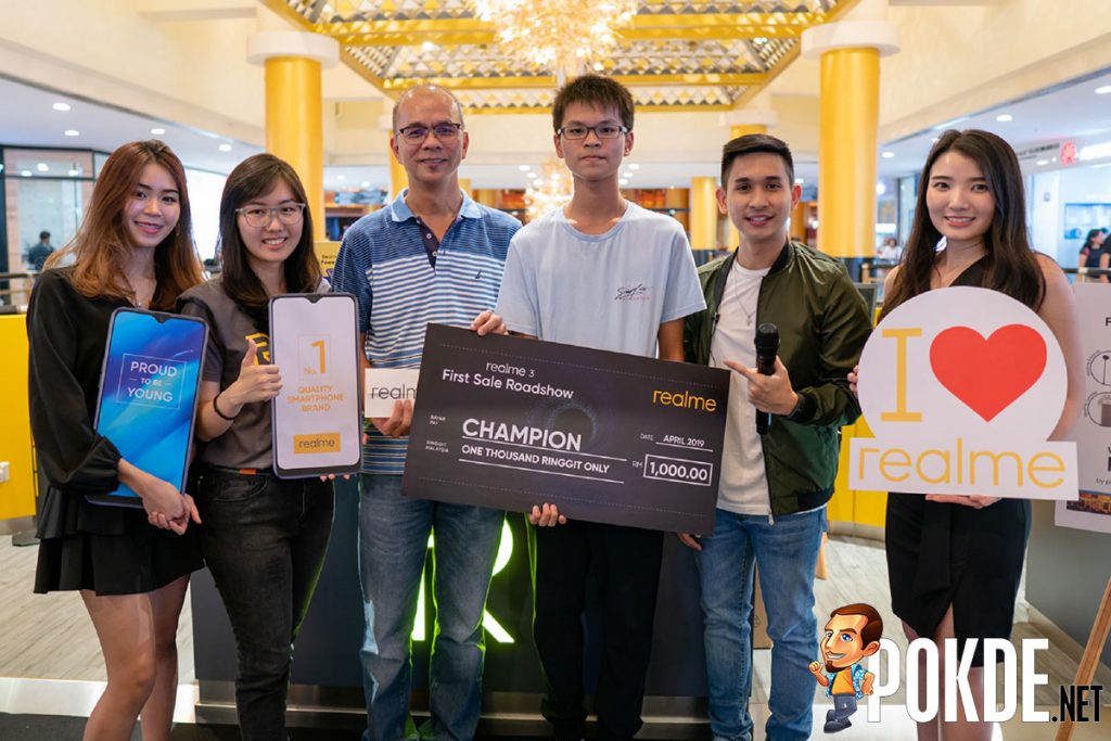 realme 3 First Sale Roadshow thronged by over 3000 realme fans! 21