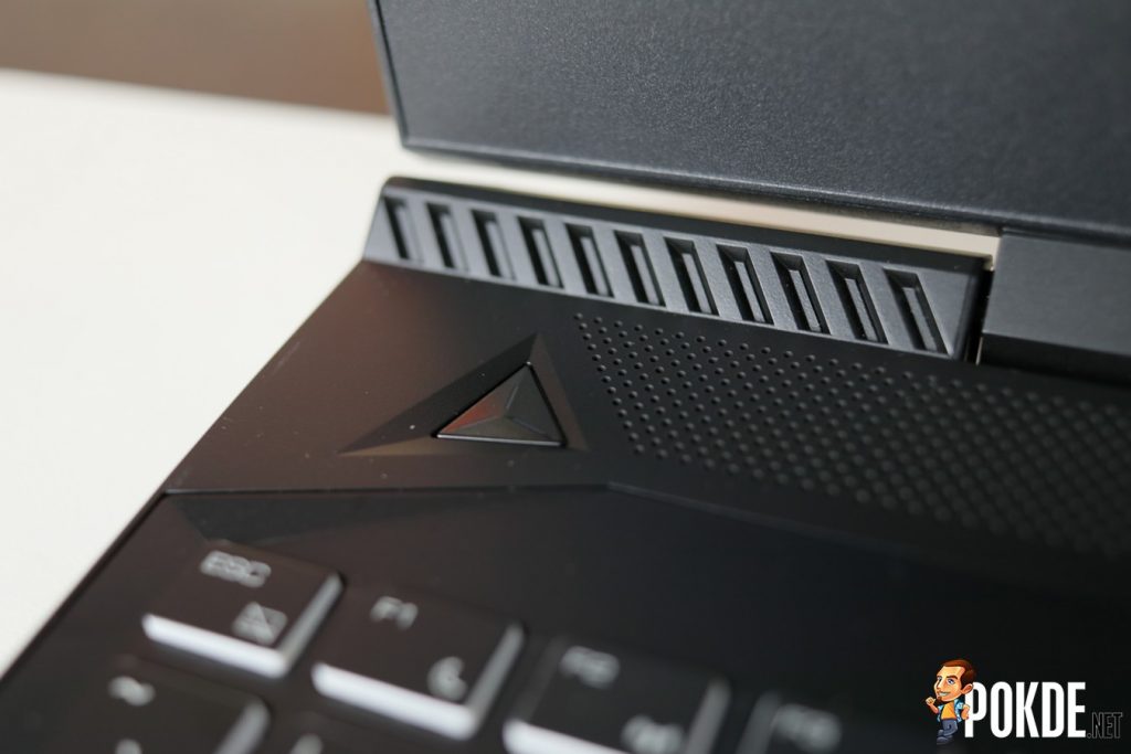 GIGABYTE AORUS 5 NA Gaming Laptop Review 38