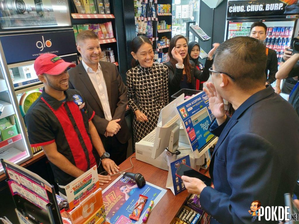 Demonstration of the Touch 'n Go eWallet at 7-Eleven