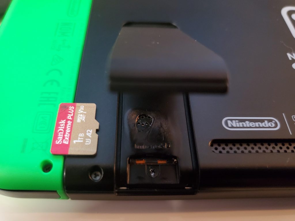 PSA: Stop Using Alcohol to Clean Your Nintendo Switch to Avoid Damage 22