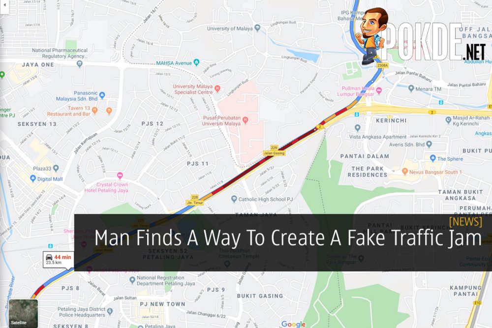 Man Finds A Way To Create A Fake Traffic Jam 22