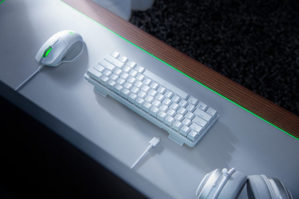 Razer Introduces Their First 60% Keyboard With The Razer Huntsman Mini 21