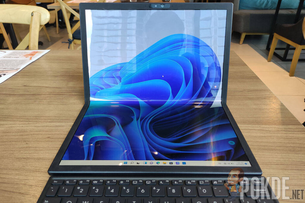ASUS Zenbook 17 Fold OLED extend Mode