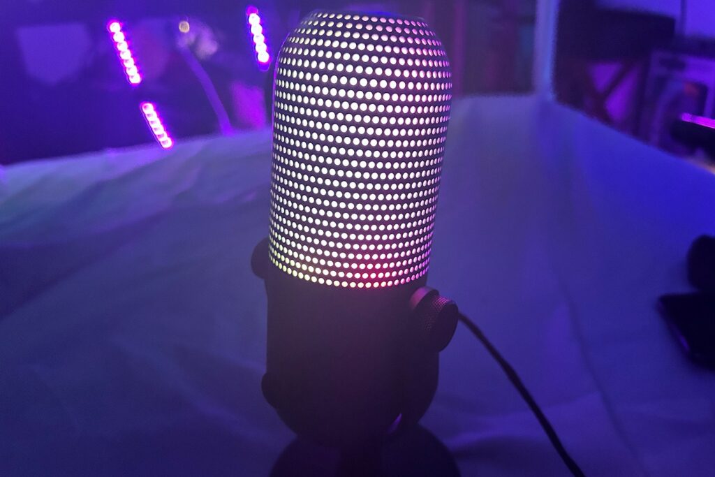 Razer Seiren V3 Chroma Review - 